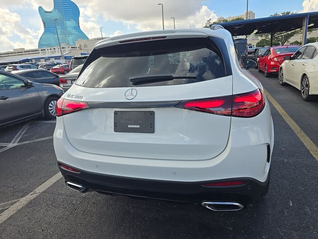 2023 Mercedes-Benz GLC 300 RWD
